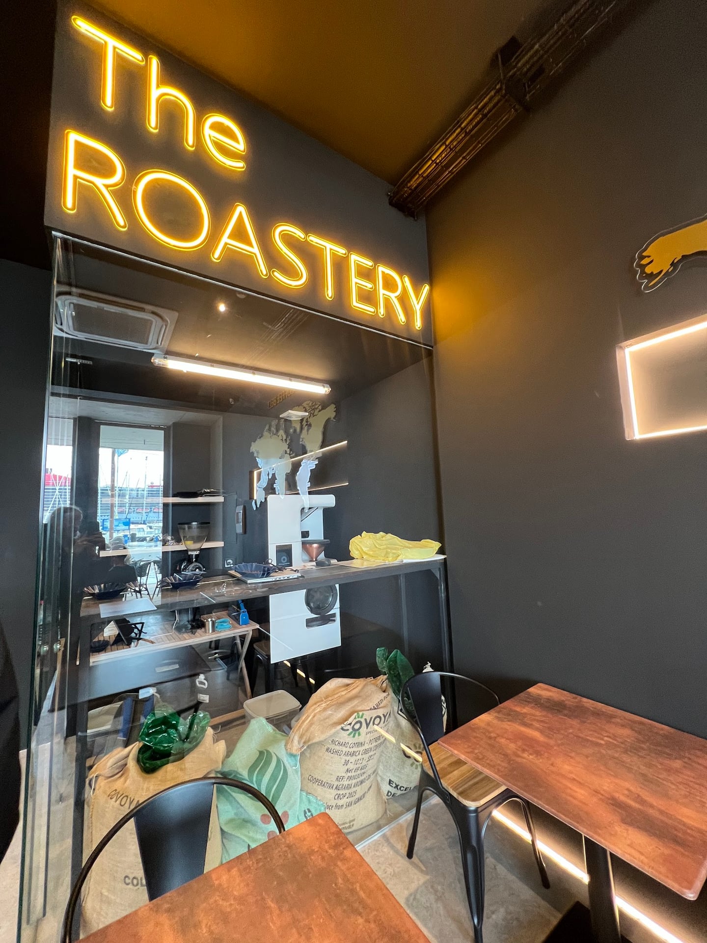 Beanup Specialty Coffee & Brunch roastery