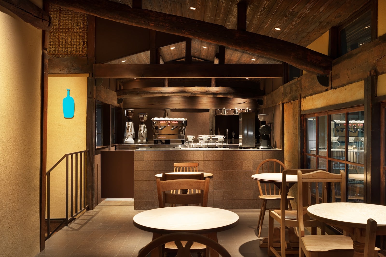 Blue Bottle Coffee - Kyoto Rokkaku Cafe