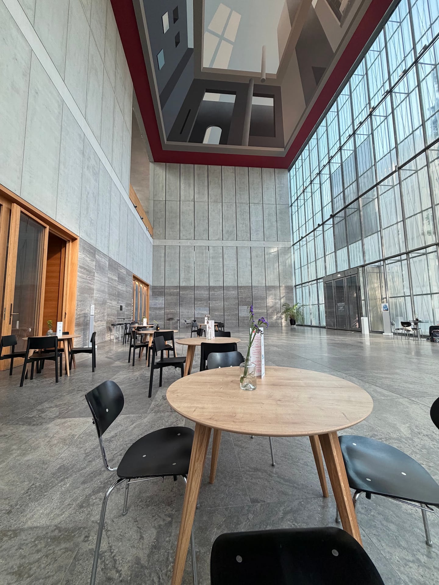 mokaawe interior