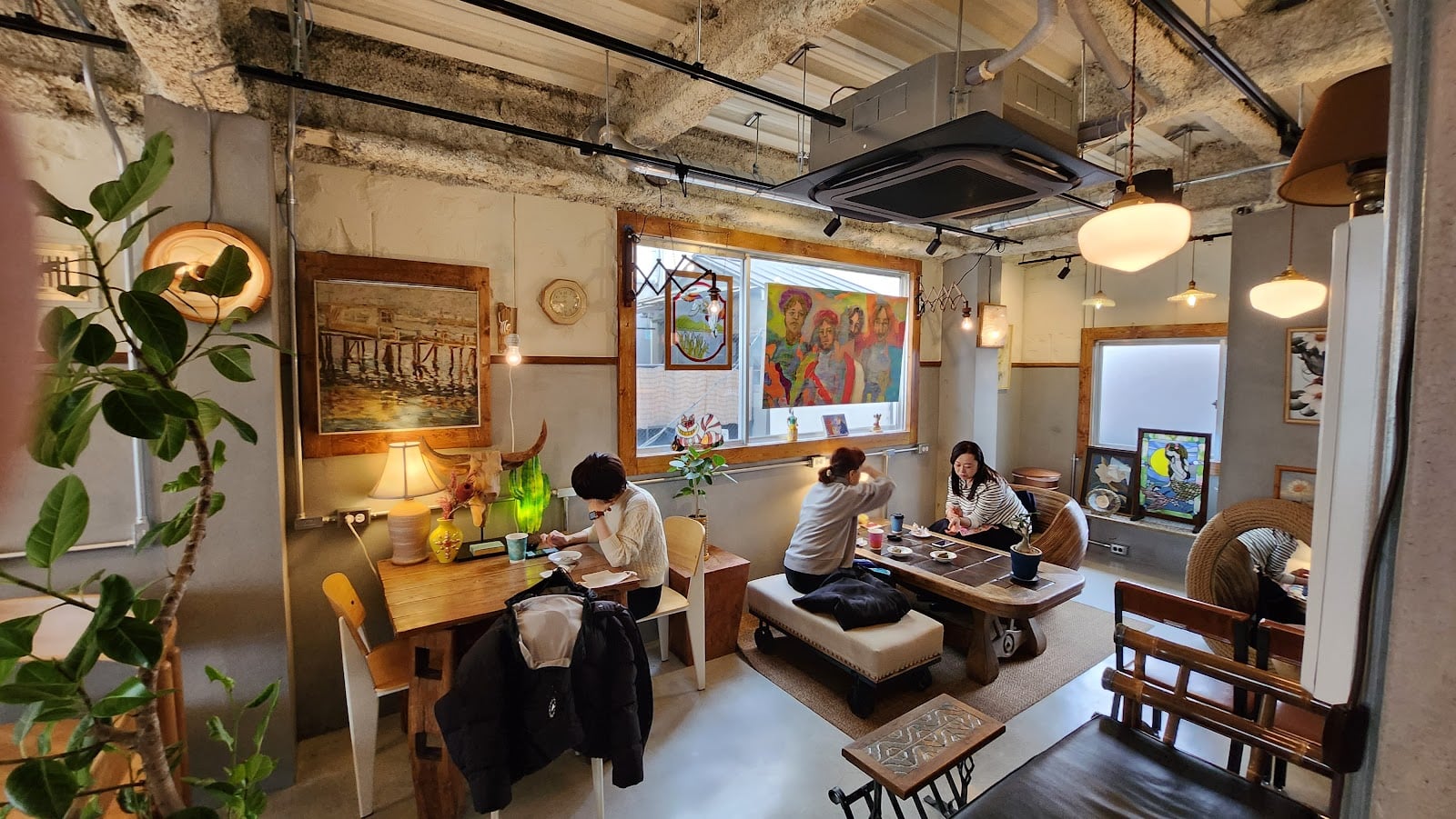 Mermaid Coffee Roasters Ikebukuro interior